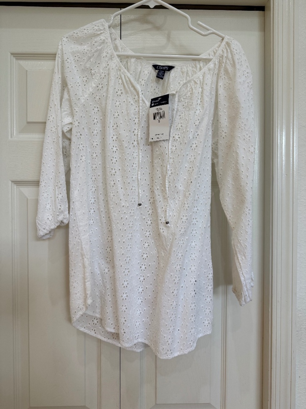 Chaps eyelet top. NWT. Size small.